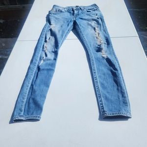 True religion 27 curvy distressed straight leg jeans. Used good condition